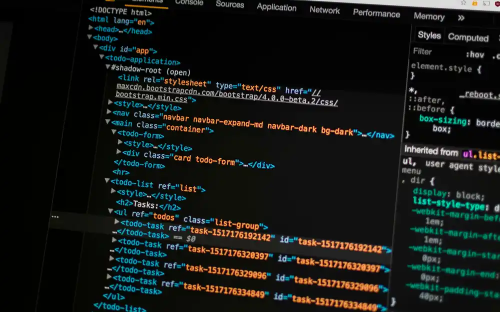 Panel de herramientas de desarrollo del navegador abierto sobre fondo oscuro
